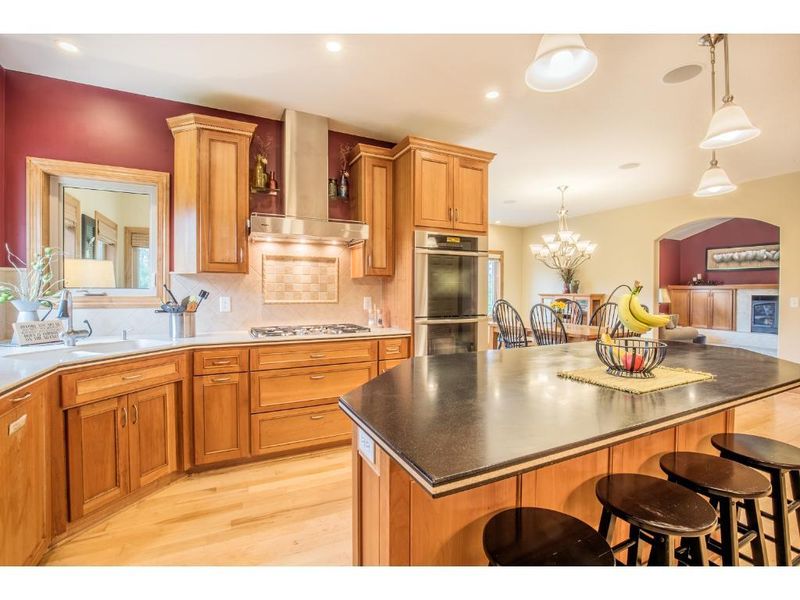 6630 Empire Ct N, Maple Grove, MN 55311
