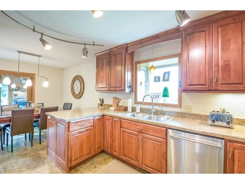 5792 7th St NE, Fridley, MN 55432