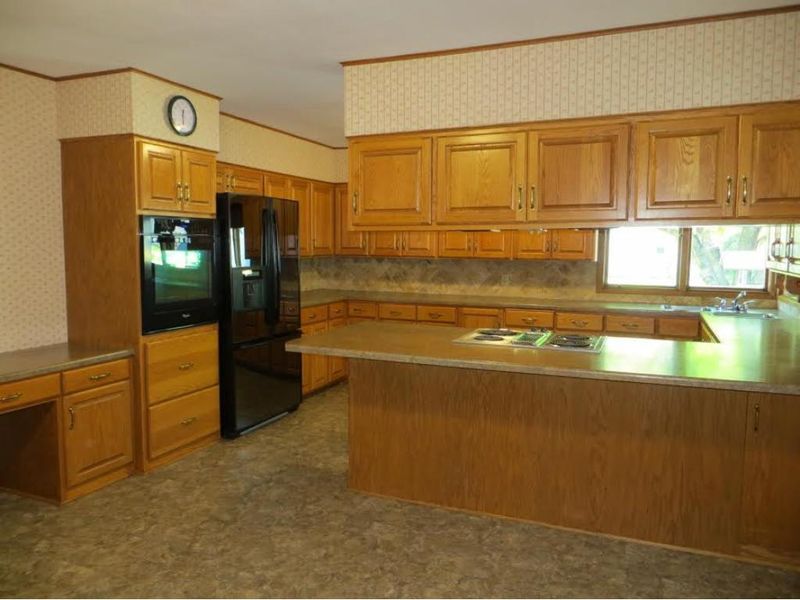 502 N 6th St, Henderson, MN 56044