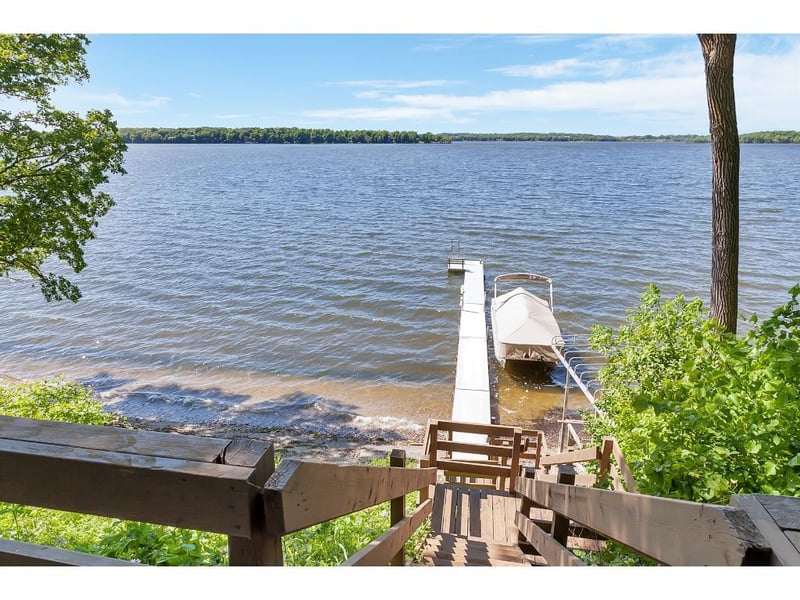 16633 Cottageview Ln, Eden Valley, MN 55329