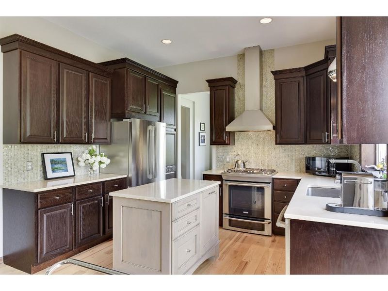 15796 Azalea Trl, Eden Prairie, MN 55347