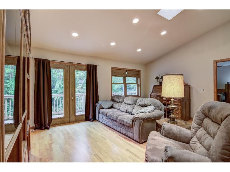 S4340 Rolleen Dr, Augusta, WI 54722