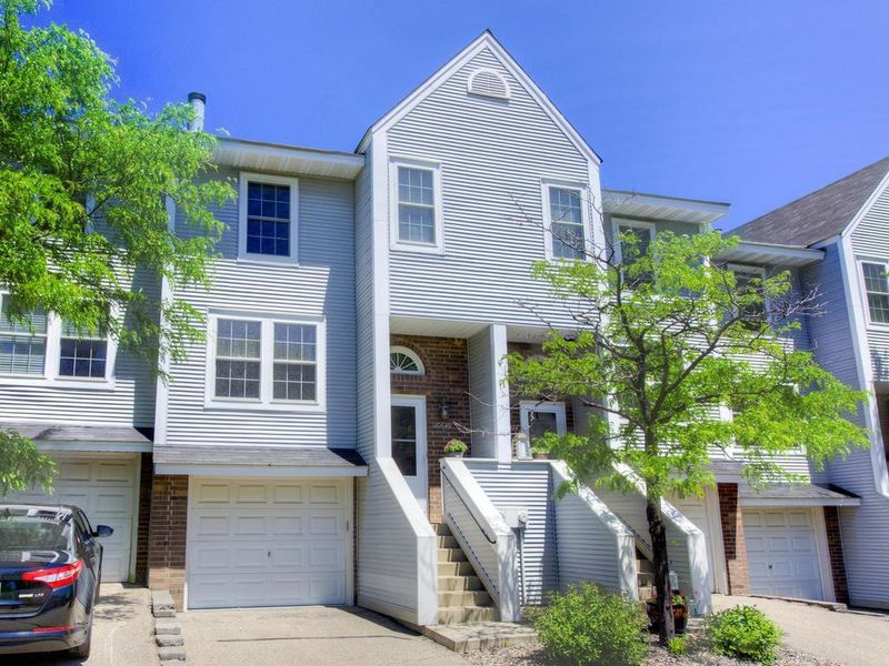 10649 Sherman Dr, Eden Prairie, MN 55347