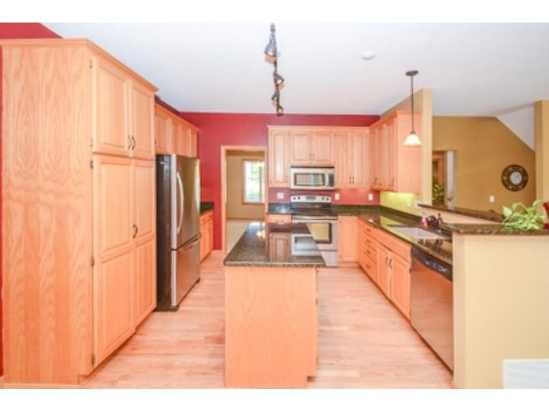 3784 Dakota Ave, Woodbury, MN 55125