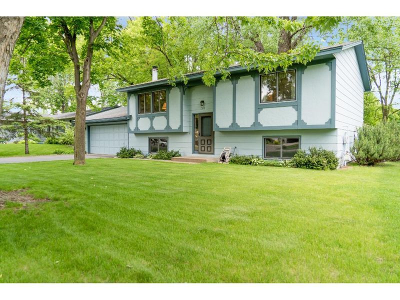 7508 James Ave N, Brooklyn Park, MN 55444