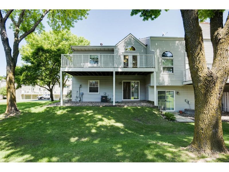 4122 Meadowlark Way, Eagan, MN 55122