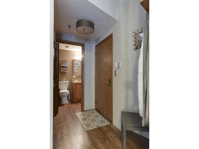 3151 Dean Ct #104, Minneapolis, MN 55416