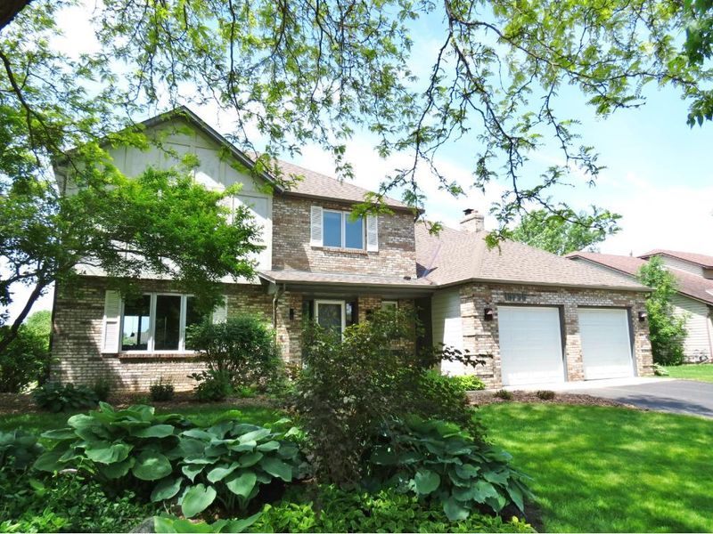 15755 Garden View Dr, Apple Valley, MN 55124
