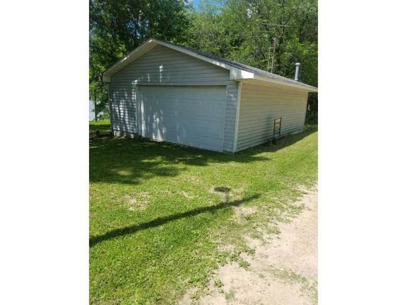 47854 Outback Ln, Elysian, MN 56028