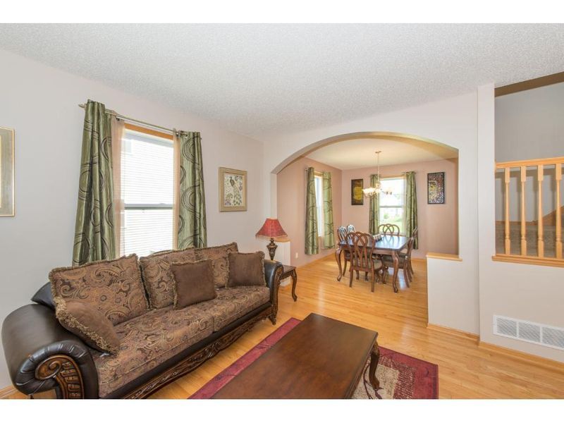2370 Stonecrest Pa NW, Prior Lake, MN 55372