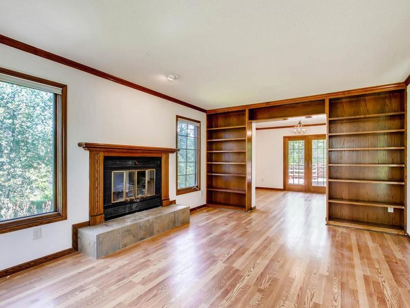18308 Wood Ridge Dr, Prior Lake, MN 55372
