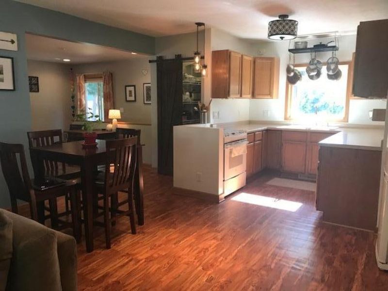 353 3rd St S, Bayport, MN 55003