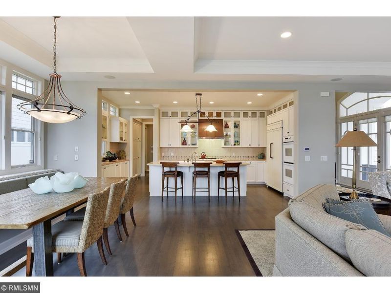 185 Woodpecker Ridge Rd, Excelsior, MN 55331