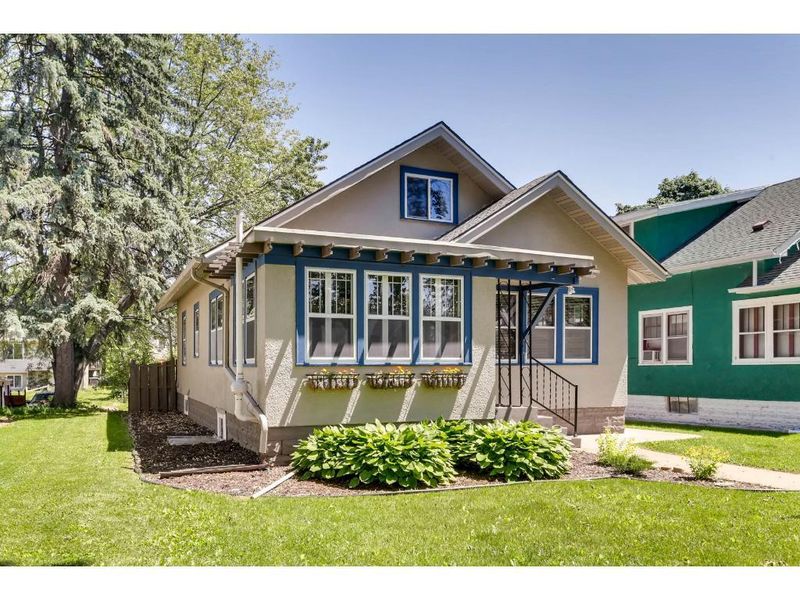 2934 Thomas Ave N, Minneapolis, MN 55411