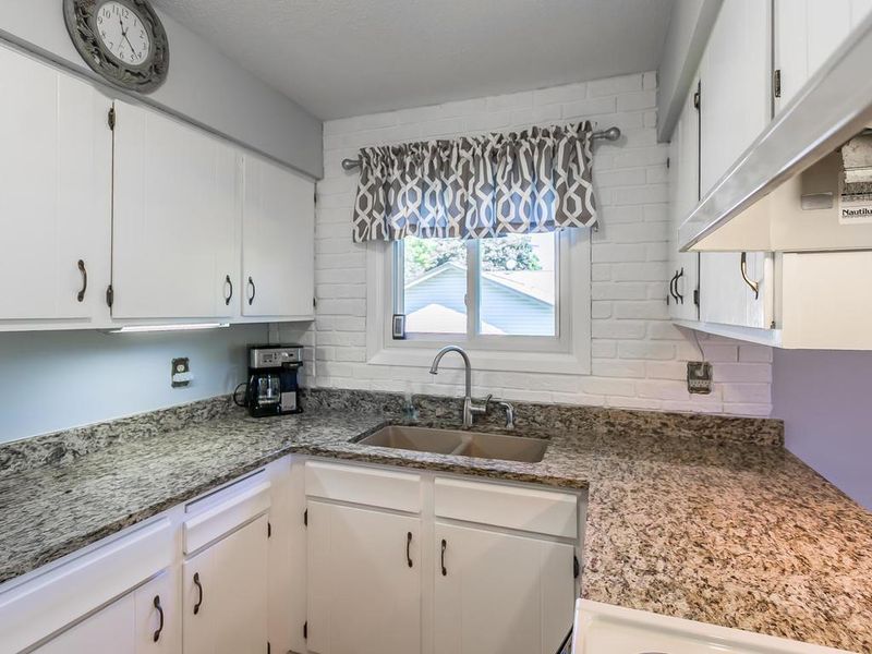 14720 Denmark Ct, Apple Valley, MN 55124