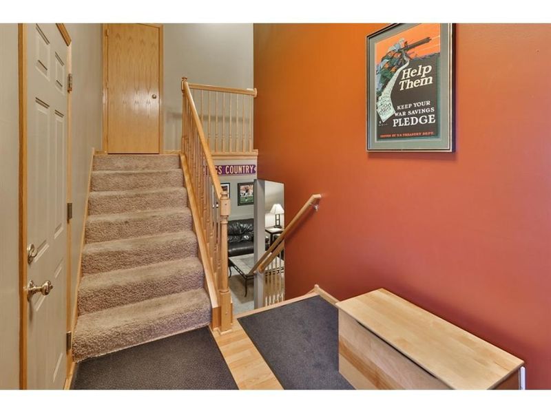 836 Ravoux Cir, Chaska, MN 55318