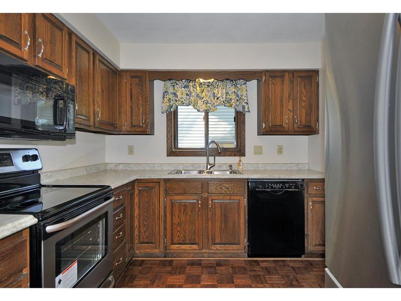 1656 Saint Paul Rd, Owatonna, MN 55060