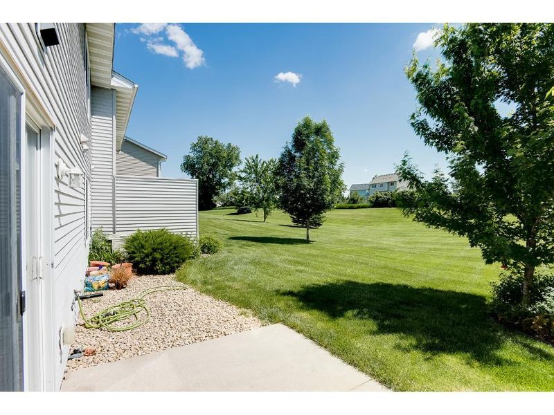685 35th St W, Hastings, MN 55033