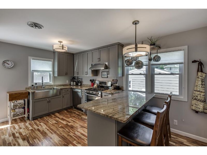 2736 Edgewood Ave S, Saint Louis Park, MN 55426