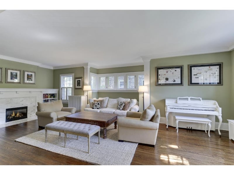 2425 Irving Ave S, Minneapolis, MN 55405