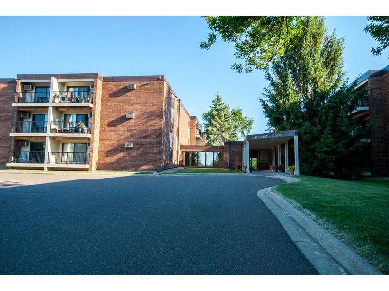 4 Pine Tree Dr #210, New Brighton, MN 55112
