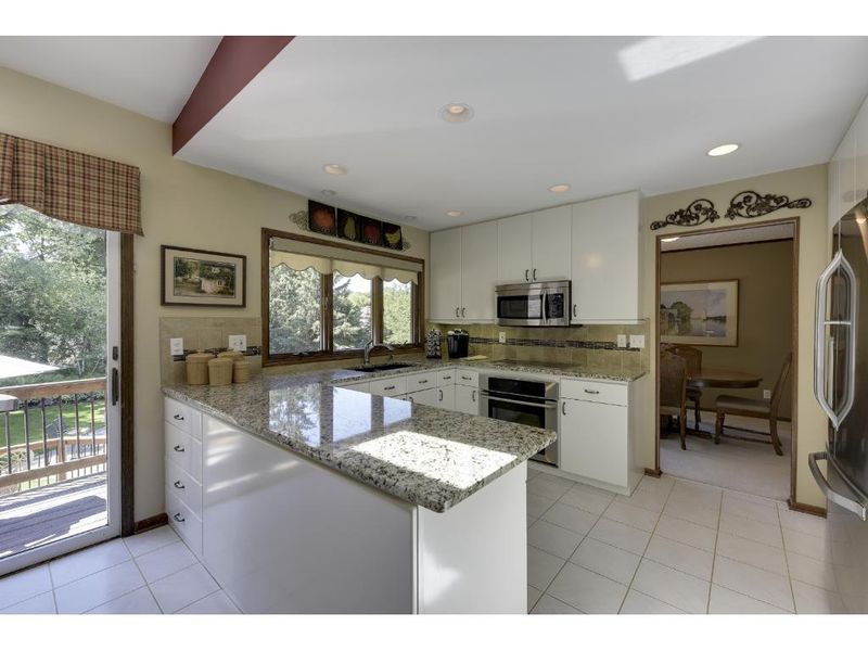 7890 Lower 139th Ct, Apple Valley, MN 55124