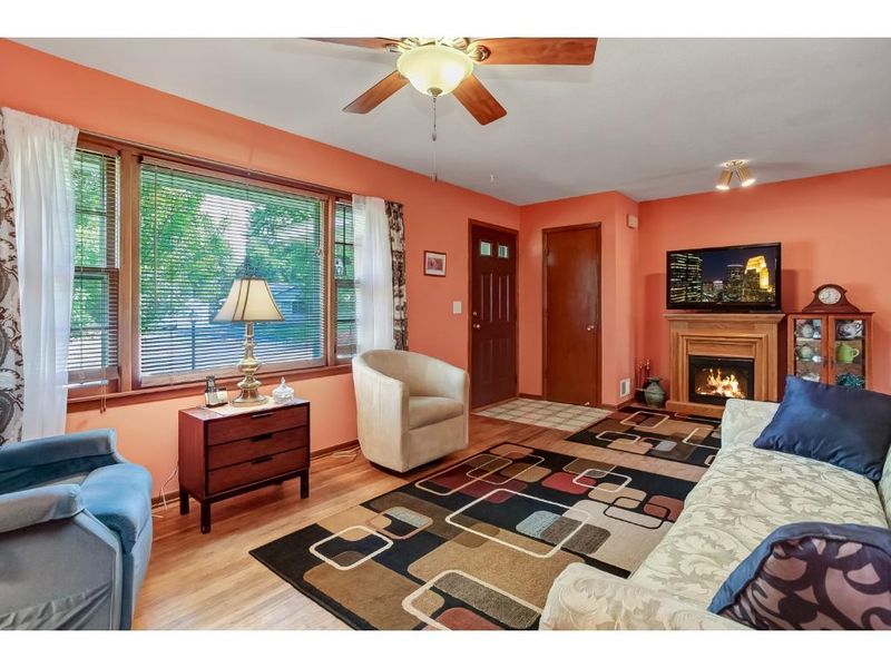 1817 Whitewater Trl, Brooklyn Park, MN 55444
