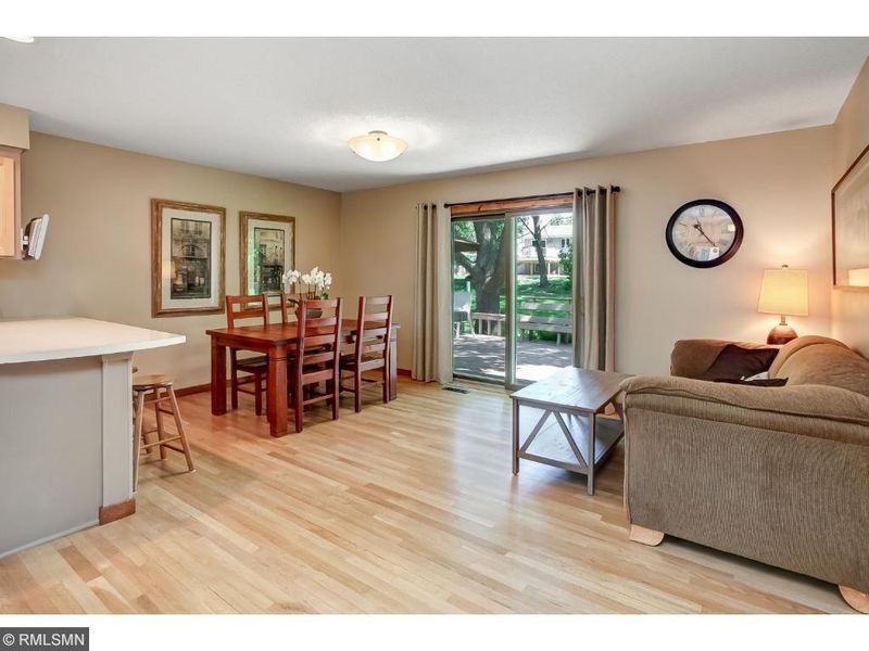10948 Hyland Ter, Eden Prairie, MN 55344