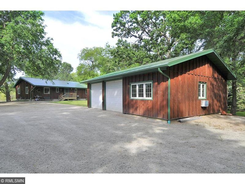 8932 Ivanhoe Trl, Faribault, MN 55021