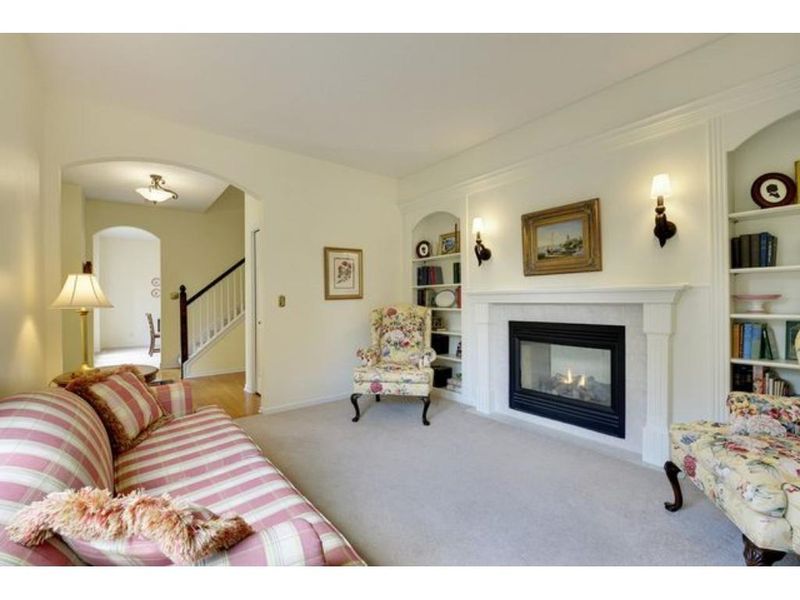 3871 Arlington Dr, Woodbury, MN 55129