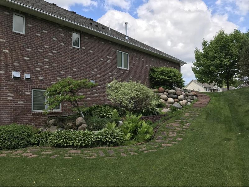 7245 Hidden Hollow Ct, Mounds View, MN 55112