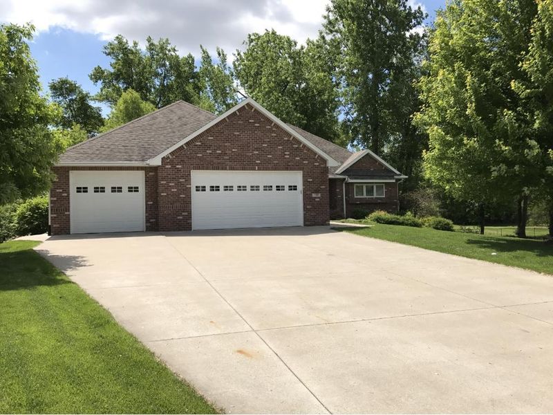 7245 Hidden Hollow Ct, Mounds View, MN 55112