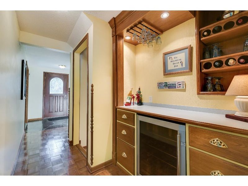 14024 Frontier Ln, Burnsville, MN 55337