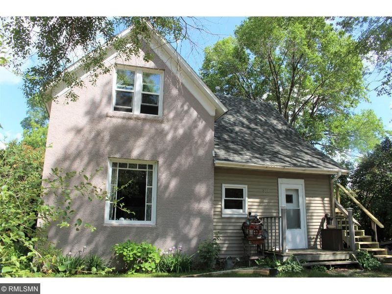 411 7th St SE, Little Falls, MN 56345