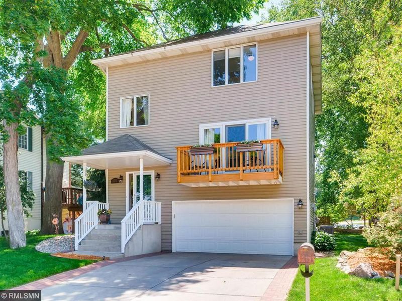 4431 Denbigh Rd, Mound, MN 55364