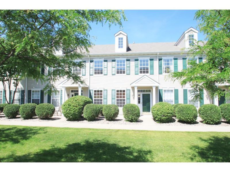 1613 Liberty Cir, Shakopee, MN 55379
