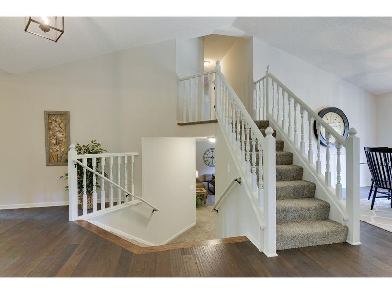 13007 Hamburg Ct, Apple Valley, MN 55124