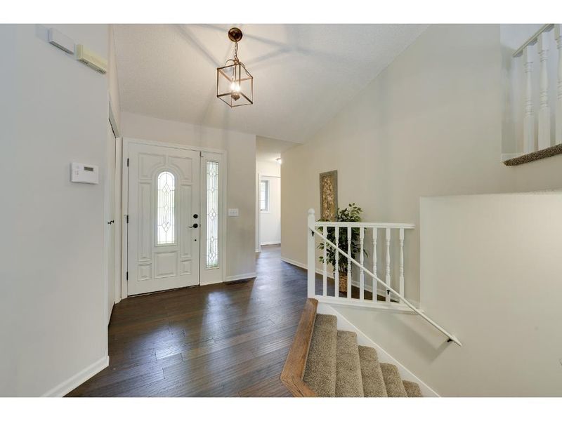 13007 Hamburg Ct, Apple Valley, MN 55124