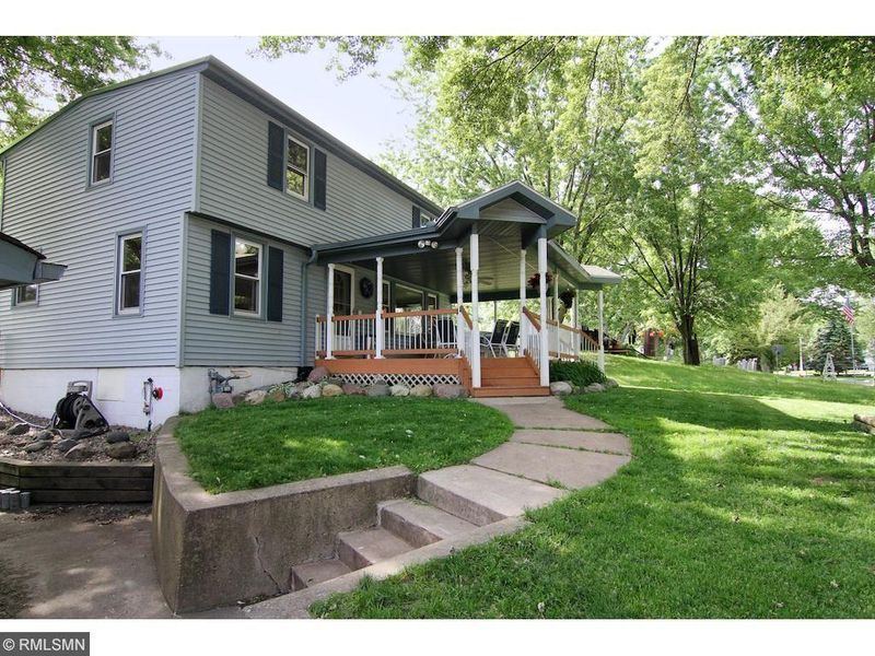 5063 Grafton Ave N, Oakdale, MN 55128