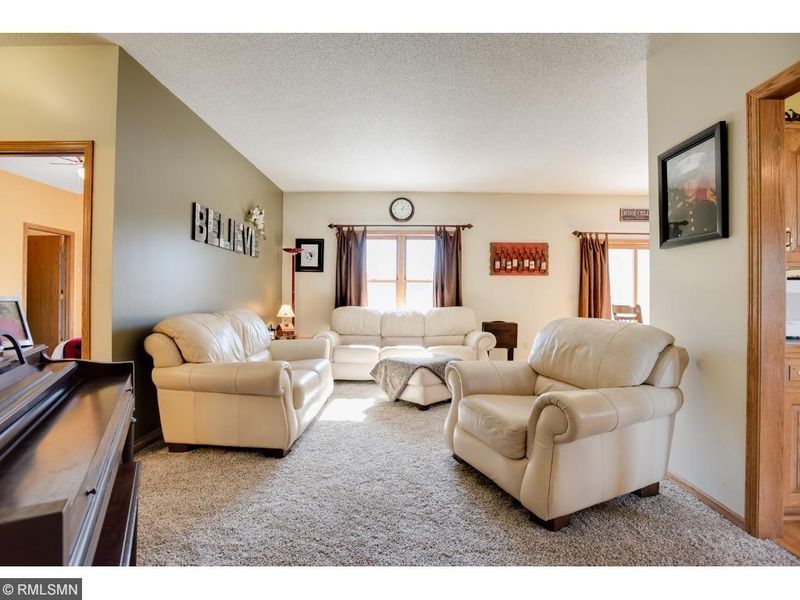 912 2nd Ave SW, Forest Lake, MN 55025