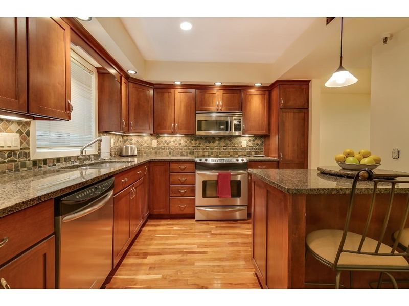 14401 Atrium Way #127, Minnetonka, MN 55345