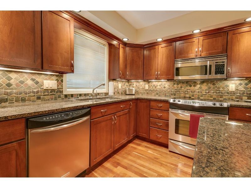 14401 Atrium Way #127, Minnetonka, MN 55345