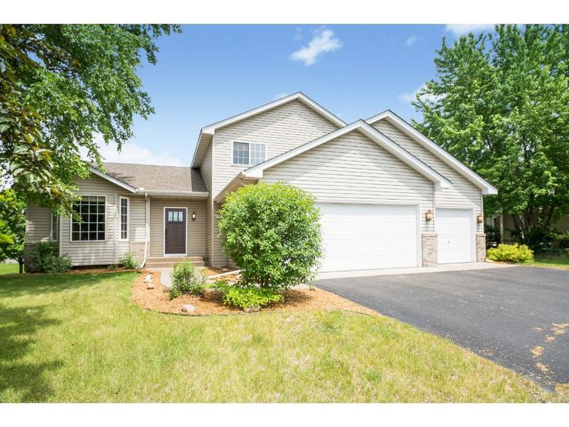 5126 Kings Crossing N, Brooklyn Park, MN 55443