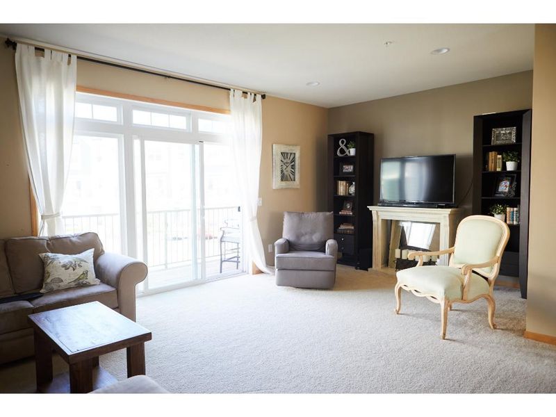 11876 Emery Village Dr N #2702, Champlin, MN 55316