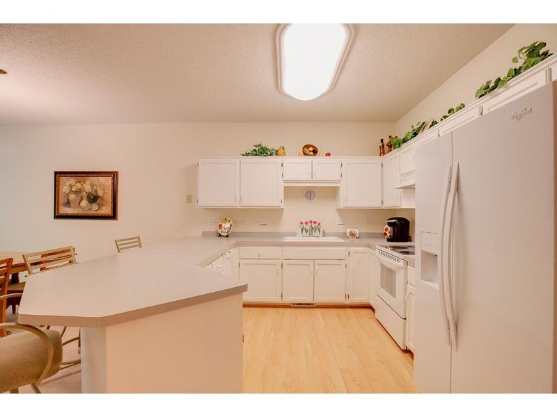9451 Winslow Chase N, Maple Grove, MN 55311
