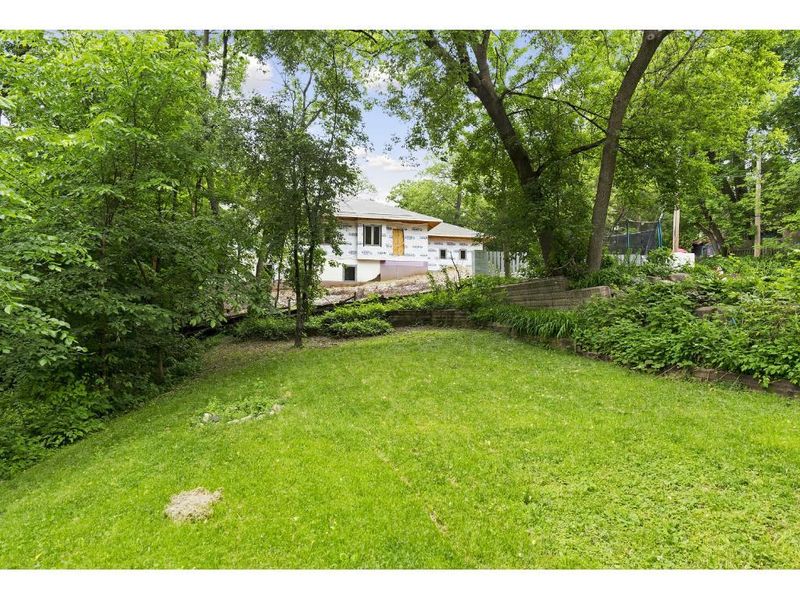 19360 Lake Ave, Wayzata, MN 55391