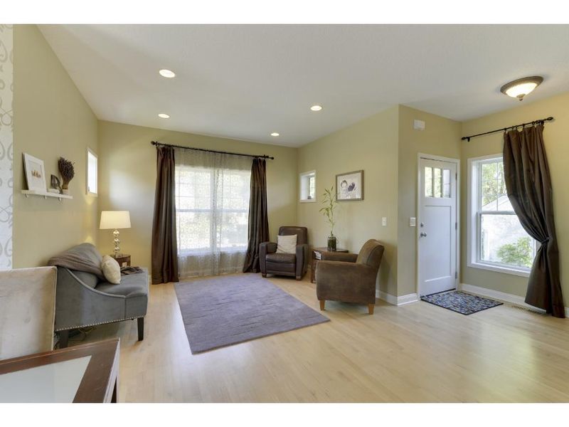 5255 Ewing Ave S, Minneapolis, MN 55410
