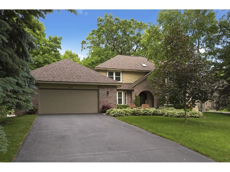 8003 Island Rd, Eden Prairie, MN 55347