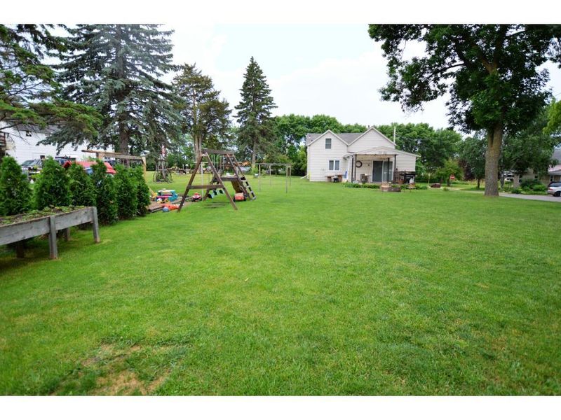 610 Atlantic Ave, Waverly, MN 55390