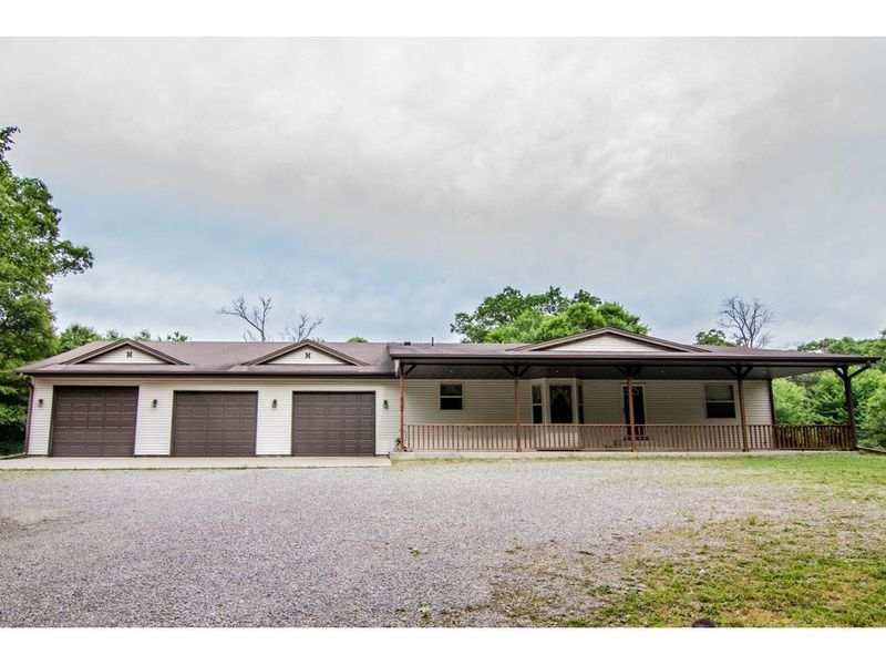 28177 Lakewood Dr NW, Isanti, MN 55040